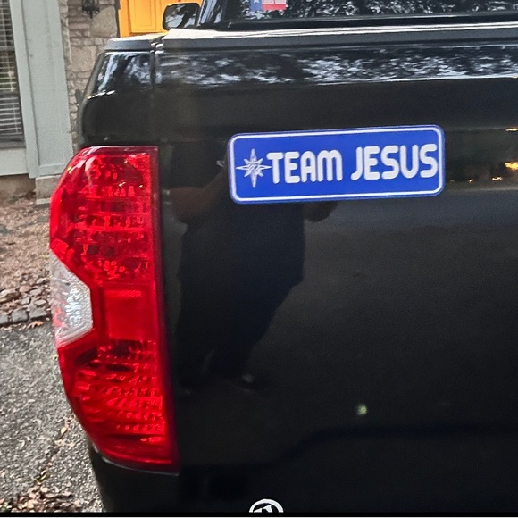 TEAM JESUS MAGNETS - Picture 3 of 5